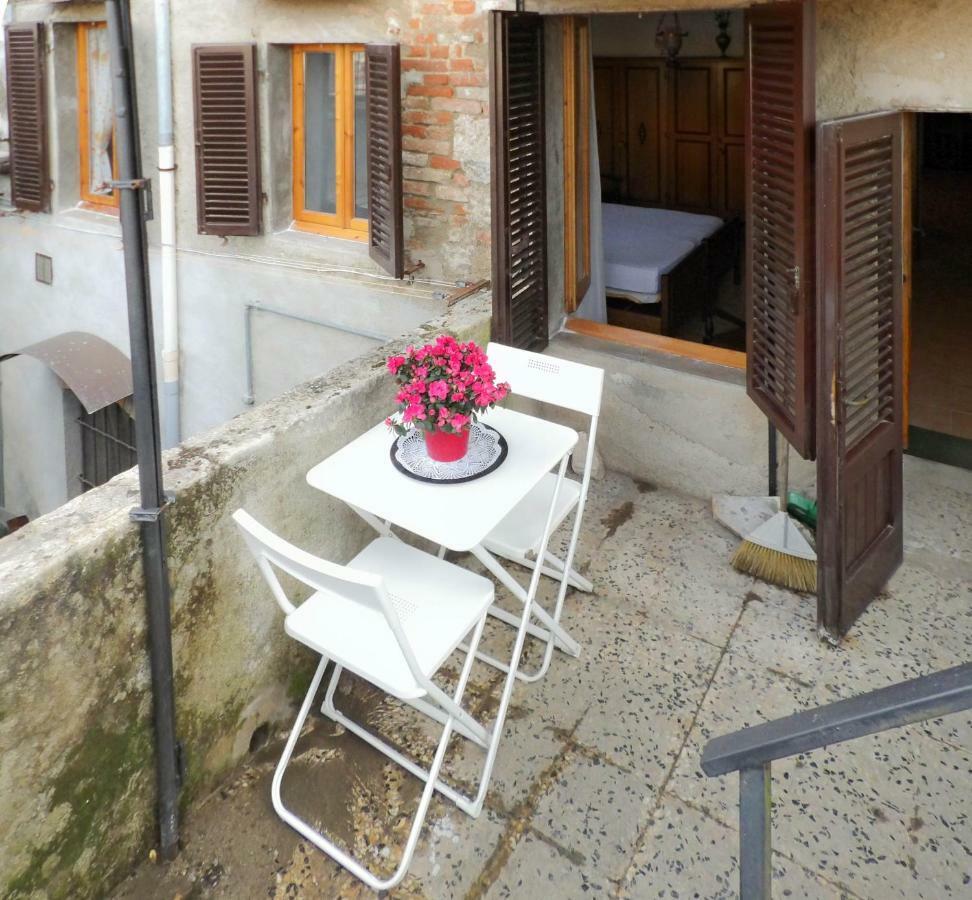 Cheap Apartment In The Old Village Colle Val D'Elsa Exterior foto