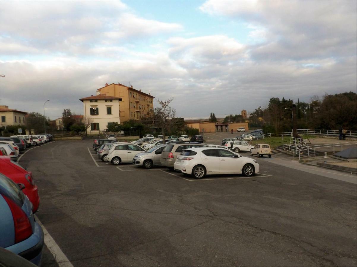Cheap Apartment In The Old Village Colle Val D'Elsa Exterior foto
